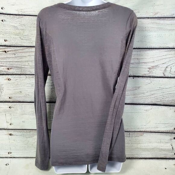 Maurices Women’s Medium Gray Long Sleeve Scoop Neck Top Lightweight Basic Tee - Picture 2 of 6